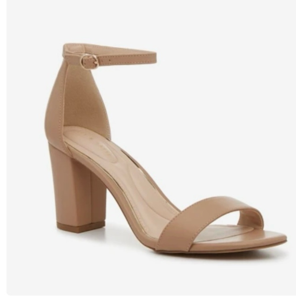 Kelly & Katie Hailee Block Heel Sandal - Size 7M - Color- Synthetic Tan